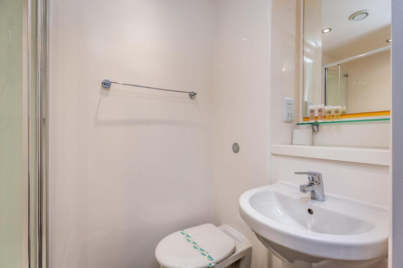 Ensuite Room With Shared Kitchen, Close To Centreリンカーン エクステリア 写真
